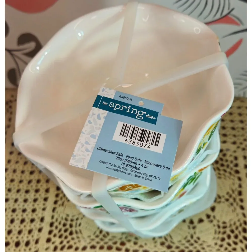 NWT Set of 4 Beautiful Floral Pattern Ruffled Salad Cereal Bowls